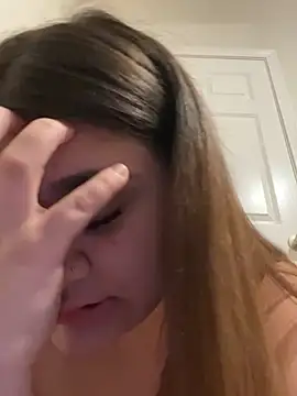 treasurebabii Webcam-Show