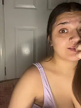 treasurebabii Webcam Show