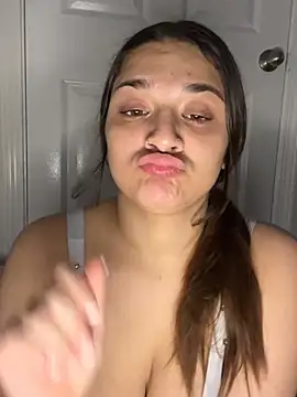 treasurebabii Webcam Show
