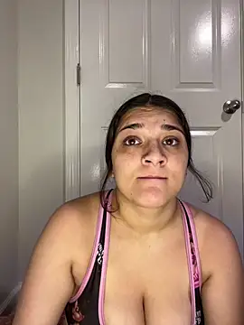 treasurebabii Show in webcam