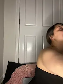 treasurebabii Show in webcam