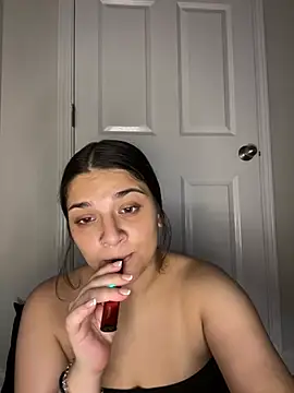 treasurebabii Webcam-Show