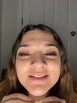 treasurebabii webcam show