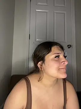 treasurebabii Webcam-Show