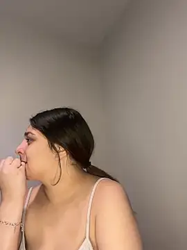 treasurebabii webcam show