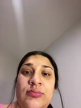 treasurebabii Show in webcam