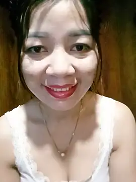 Yiyi102300's Webcam Show