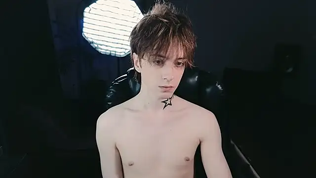 Angel_Crave: διαδικτυακό σόου στην κάμερα