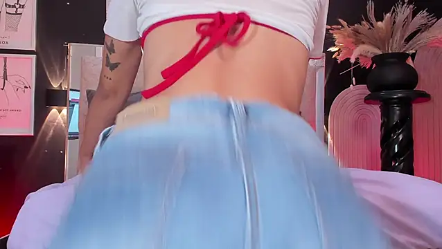 Cherry_Scarlet_のライブXXXチャット