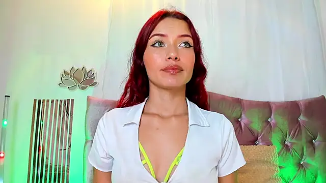 Cherry_Scarlet_'s Live XXX Chat