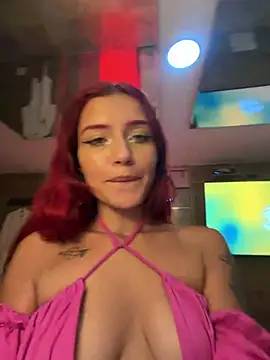 Cherry_Scarlet_'s Live XXX Chat