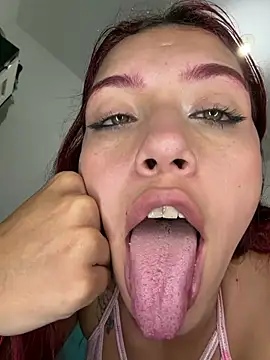 XXX chat uživo modela Cherry_Scarlet_