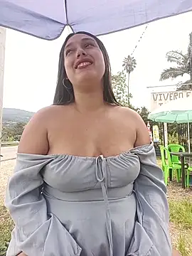 Naughty-Samanta- Show in webcam