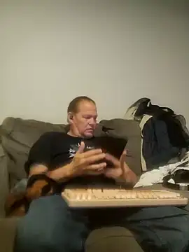 yourMasterisBored webcam show