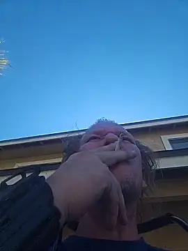 عرض كام yourMasterisBored