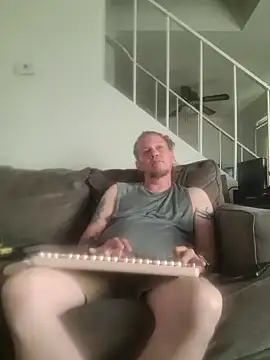 yourMasterisBored Show in webcam