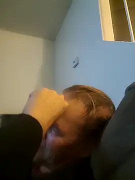 yourMasterisBored's Webcam Show