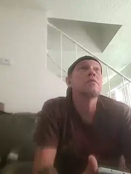 הופעת וובקאם של yourMasterisBored