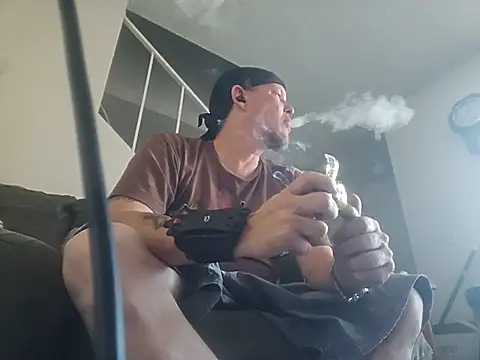yourMasterisBored Show in webcam