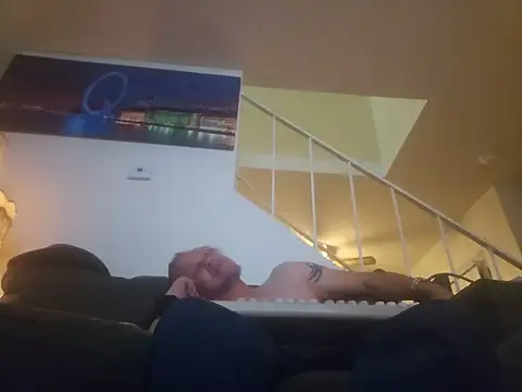 yourMasterisBored's Webcam Show