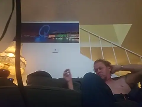 yourMasterisBored: διαδικτυακό σόου στην κάμερα