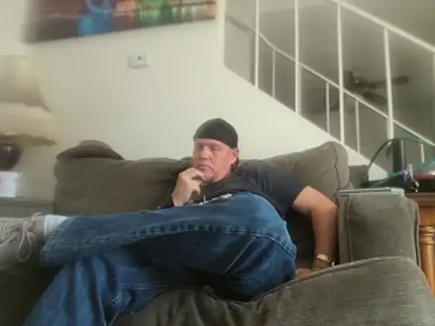 yourMasterisBored's Webcam Show
