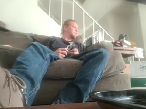 yourMasterisBored Show in webcam