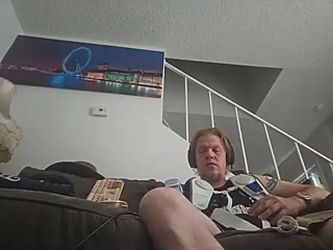 yourMasterisBored: вебкам-шоу