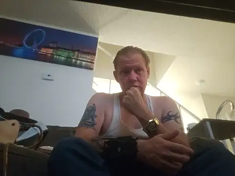 yourMasterisBored Show Webcam