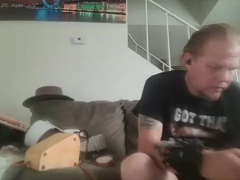 yourMasterisBored Show in webcam
