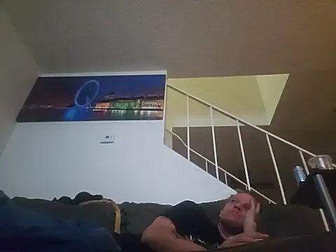 yourMasterisBored Show in webcam