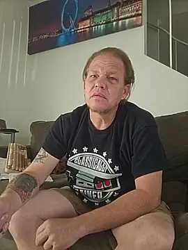yourMasterisBored – webcam-show
