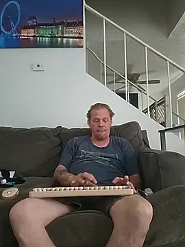 yourMasterisBored Show in webcam
