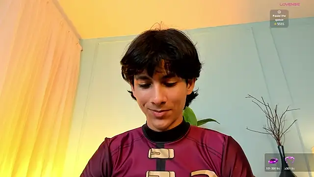 Pertunjukan Kamera Web Cheys_Mast