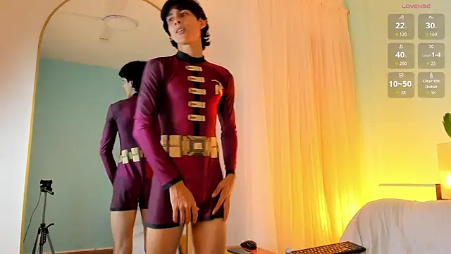 Cheys_Mast: διαδικτυακό σόου στην κάμερα