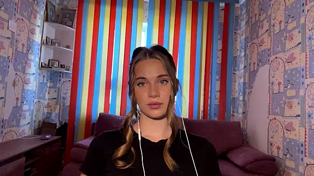 Miss_Blessnythn Webbikameraesitys