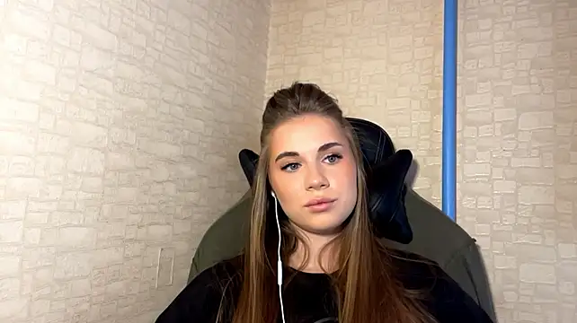 Miss_Blessnythn Webbikameraesitys