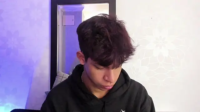 Ethan_qop's Webcam Show