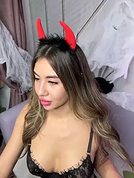 Show modela Eva__Morris na web-kameri