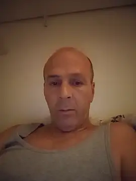 Iulian81 webcam show