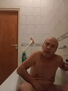 Iulian81 Show in webcam