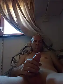 Iulian81 Webcam show