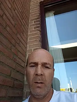 Iulian81 网络视讯表演