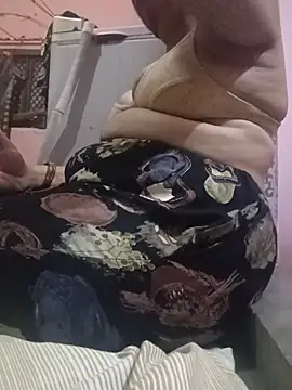 แชท XXX สดของ IndianQueennX