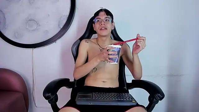 Bennet-Grayy Pertunjukan Webcam