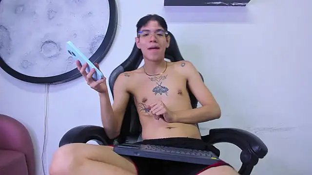 Bennet-Grayy Pertunjukan Webcam