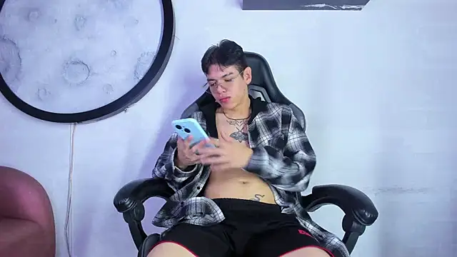 Bennet-Grayy Show Webcam