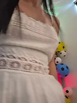 miaeyex's Live XXX Chat