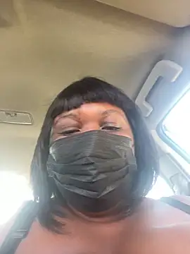 MaskedBootyLicious28 live XXX chat