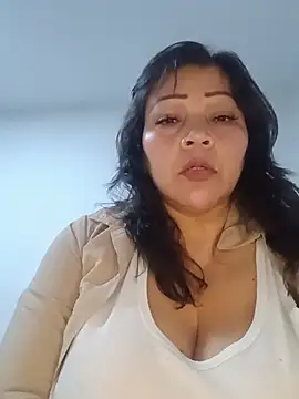 צ'אט XXX בשידור חי של Naia_queen25